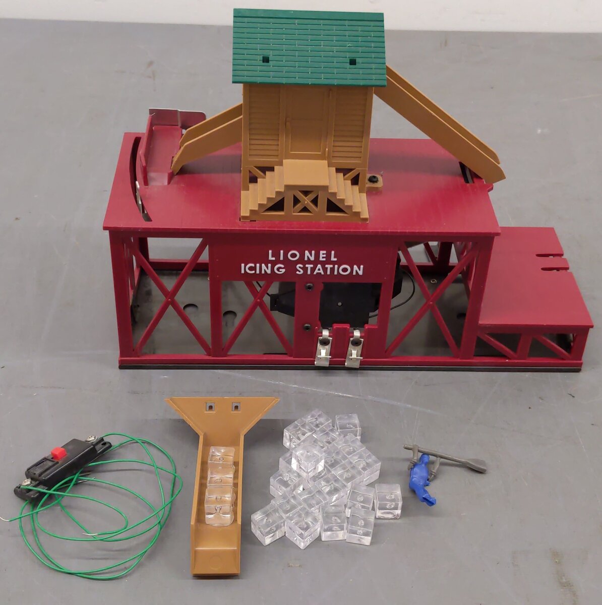 Lionel 6-12847 O Gauge Assembled 352 Operating Icing Station EX/Box