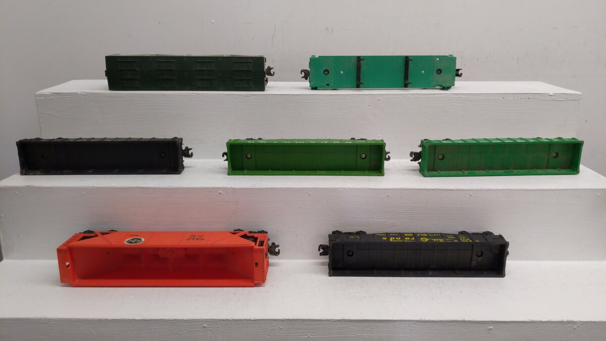 Lionel O Gauge Assorted Freight Cars [7] VG