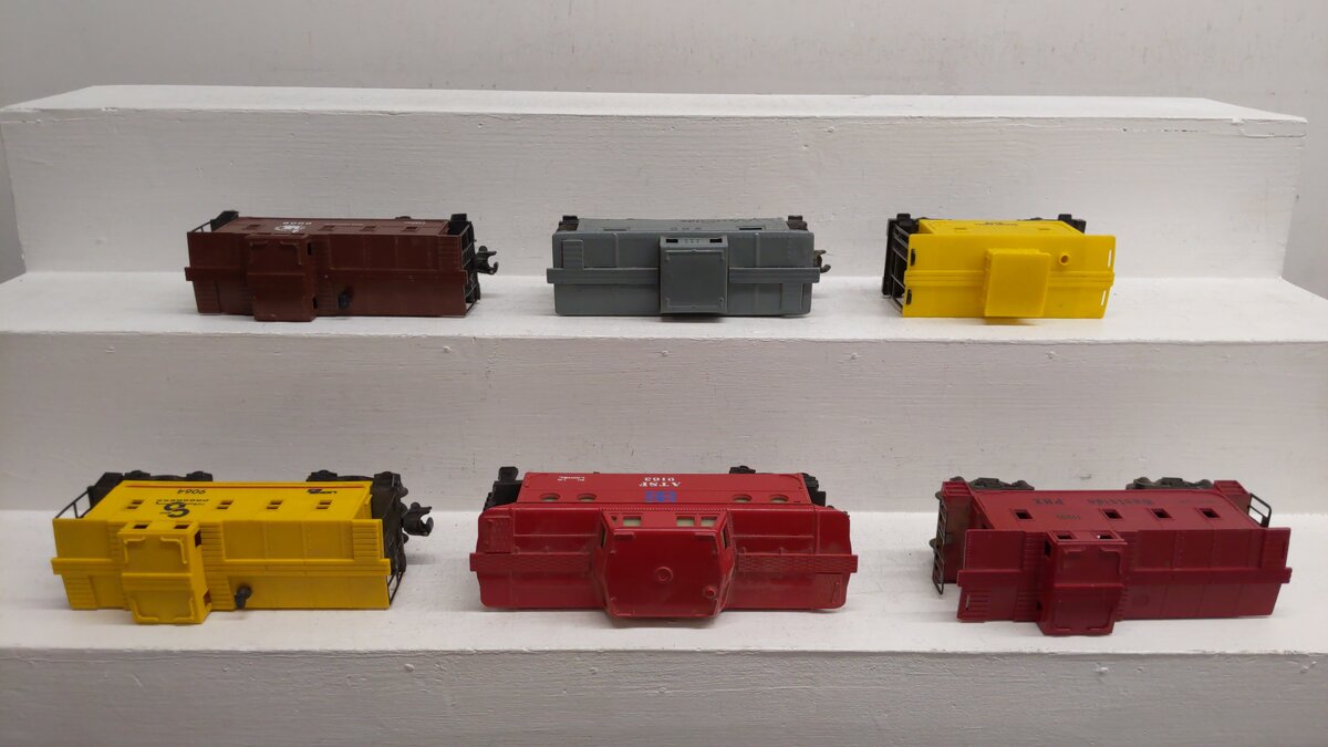 Lionel O Gauge Assorted Cabooses [6]