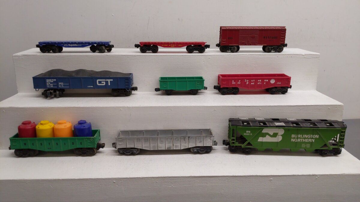 Lionel O Gauge Assorted Train Cars [9]