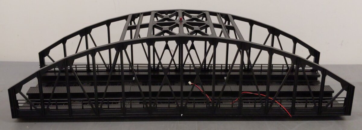 MTH 40-1111 O 2-Track Black Steel Arch Bridge LN/Box