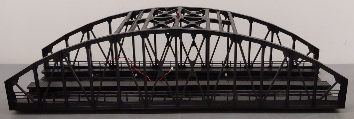 MTH 40-1111 O 2-Track Black Steel Arch Bridge LN/Box