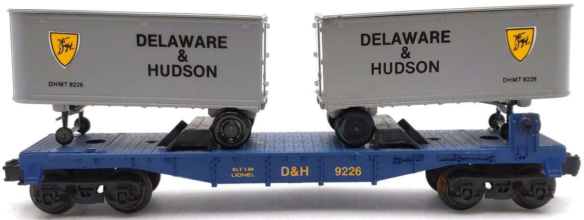 Lionel 6-9226 O Gauge Delaware and Hudson Flatcar with 2 Trailers VG