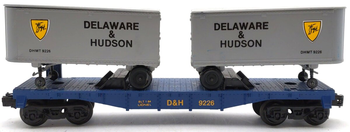 Lionel 6-9226 O Gauge Delaware and Hudson Flatcar with 2 Trailers VG