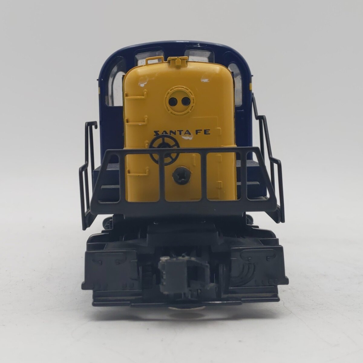 Lionel 6-18803 O Gauge Santa Fe RS-3 Diesel Locomotive VG