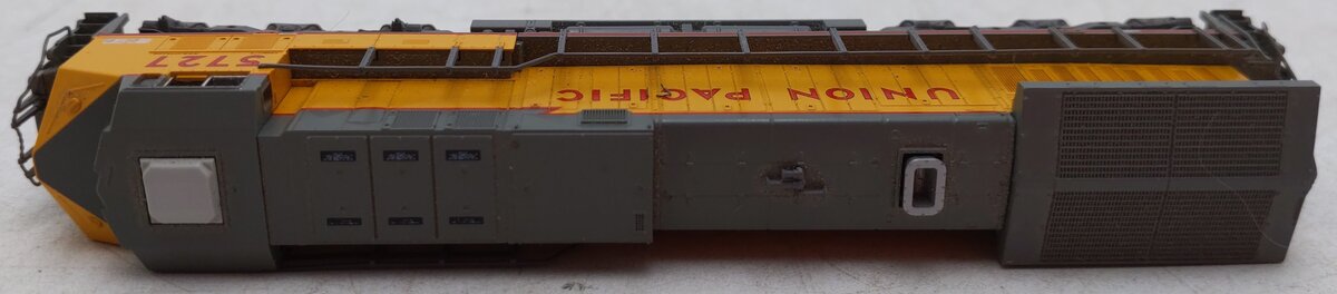 Kato 176-7005 N Scale Union Pacific AC4400CW Diesel Locomotive #5727 EX/Box