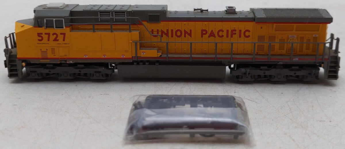 Kato 176-7005 N Scale Union Pacific AC4400CW Diesel Locomotive #5727 EX/Box