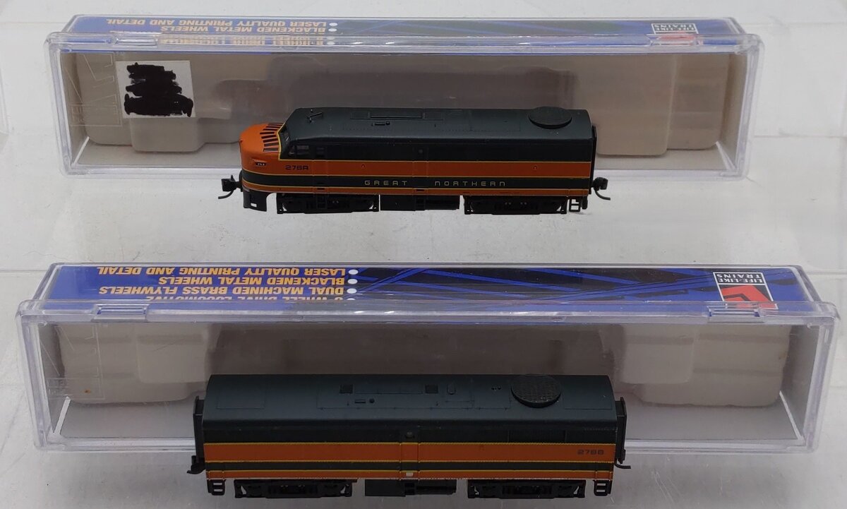 Life Like 7446 N Great Northern FA-1 Diesel Locomotives #276A/B (Set of 2) EX/Box