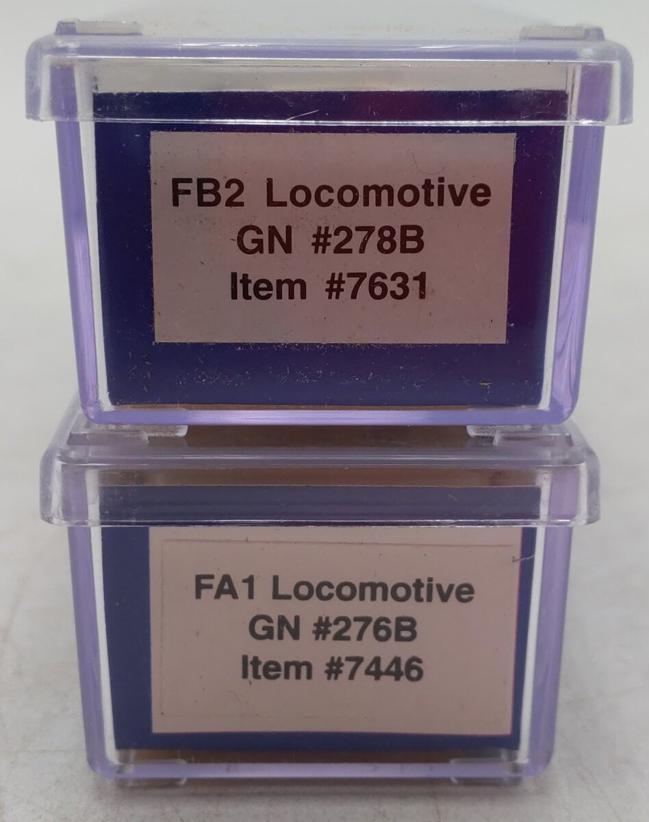 Life Like 7446 N Great Northern FA-1 Diesel Locomotives #276A/B (Set of 2) EX/Box