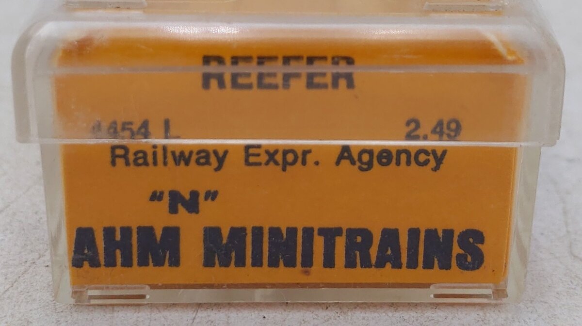 AHM 4454 N Railway Express Agency Reefer #6500 EX/Box