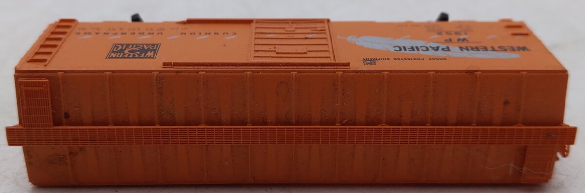 Micro-Trains 02000506 N Western Pacific 40' Standard Single Door Boxcar #1952 EX/Box