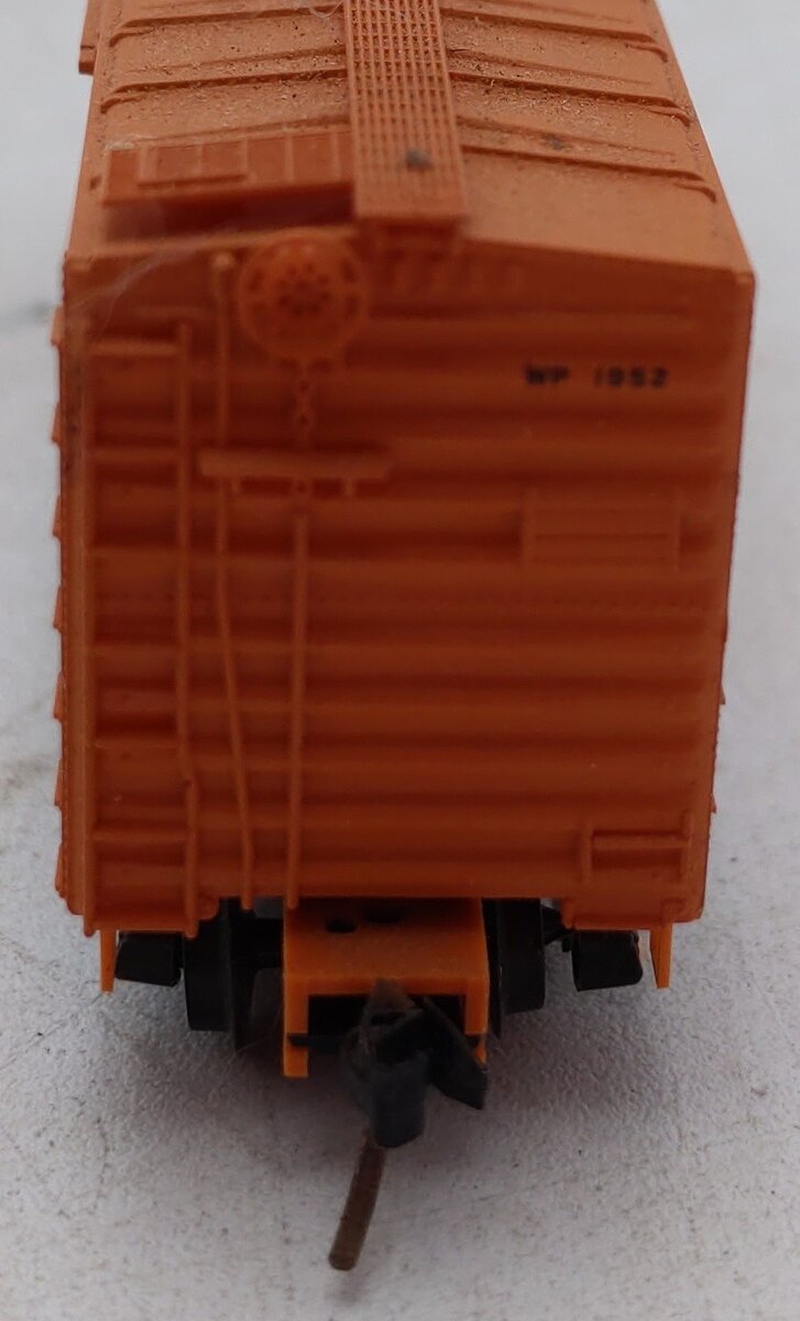 Micro-Trains 02000506 N Western Pacific 40' Standard Single Door Boxcar #1952 EX/Box