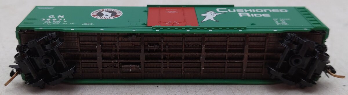 Micro-Trains 03200340 N Great Northern 50' Steel Plug Door Boxcar #36871 EX/Box