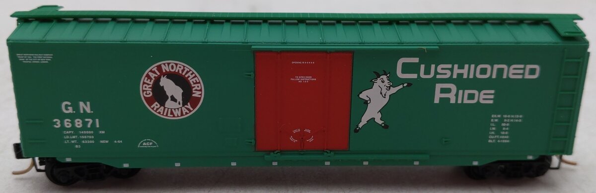 Micro-Trains 03200340 N Great Northern 50' Steel Plug Door Boxcar #36871 EX/Box
