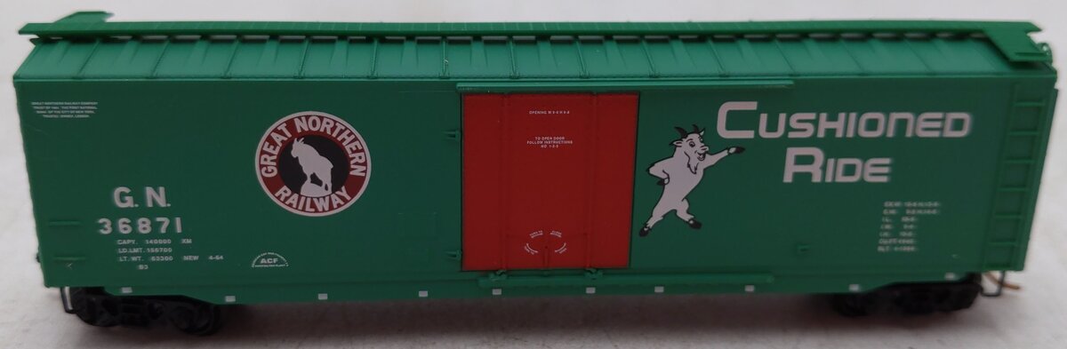 Micro-Trains 03200340 N Great Northern 50' Steel Plug Door Boxcar #36871 EX/Box