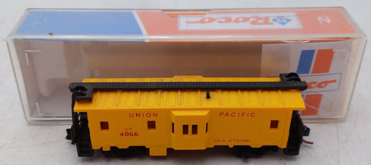 Model Power 3124 N Scale Union Pacific Bay Window Caboose EX