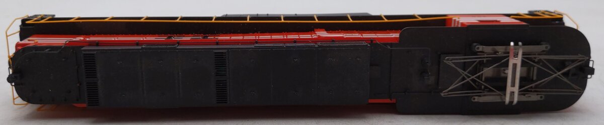 Bachmann 82404 HO New Haven GE E33 Electric Locomotive #300 w/ Flywheel Drive EX/Box