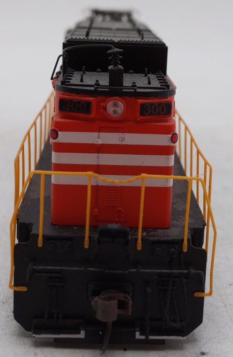 Bachmann 82404 HO New Haven GE E33 Electric Locomotive #300 w/ Flywheel Drive EX/Box