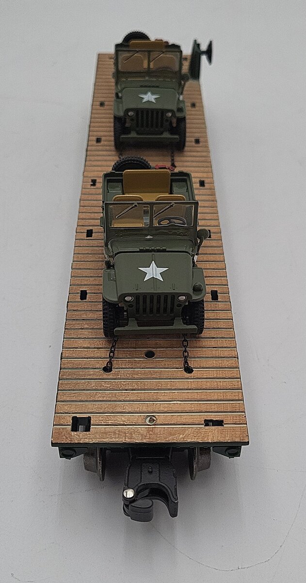 Menards 279-3380 O Army Flatcar w/ Two Jeeps #10836 LN/Box