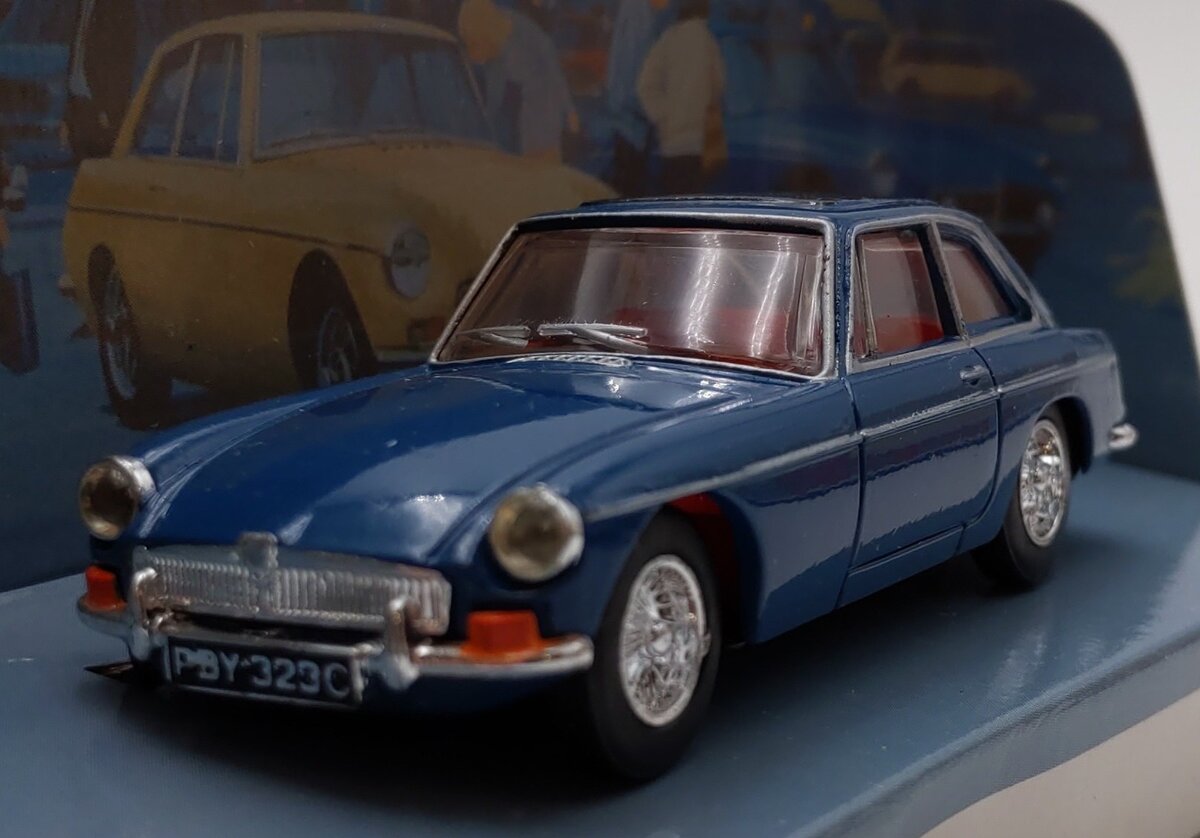 Matchbox The Dinky Collection DY-3 1:43 Scale M.G.B. GT 1965 LN/Box