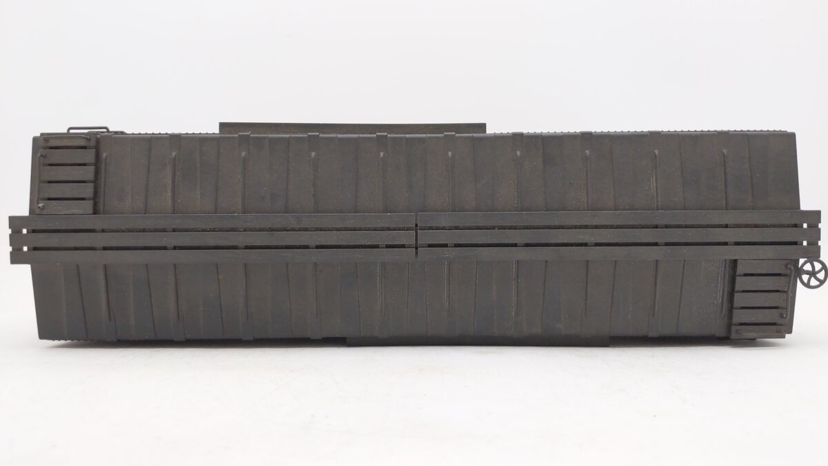 USA Trains R19043C G Burlington Simulated Steel Box Car (Black/Silver) #30708  EX/Box