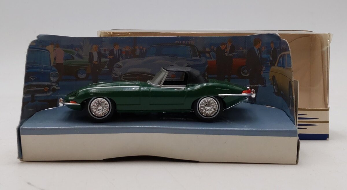 Matchbox The Dinky Collection DY-1 1:43 Scale 1968 Jaguar E Type 1 1/2 LN/Box