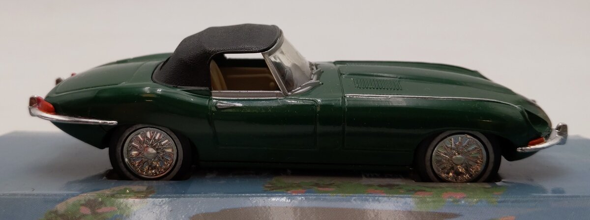 Matchbox The Dinky Collection DY-1 1:43 Scale 1968 Jaguar E Type 1 1/2 LN/Box