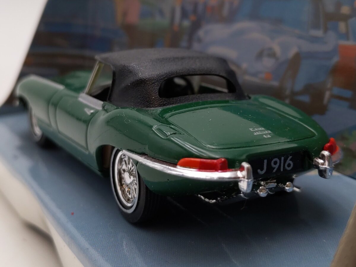 Matchbox The Dinky Collection DY-1 1:43 Scale 1968 Jaguar E Type 1 1/2 LN/Box