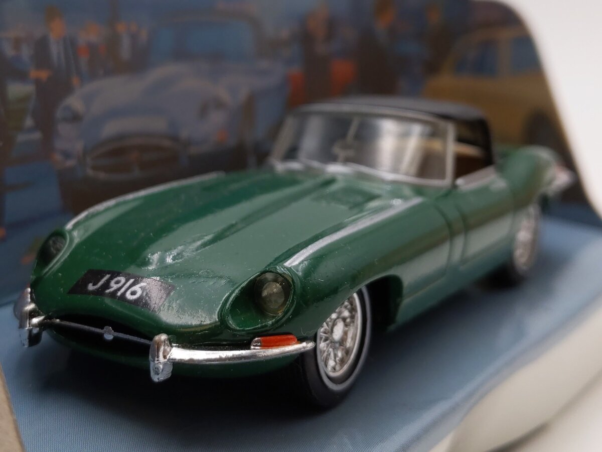 Matchbox The Dinky Collection DY-1 1:43 Scale 1968 Jaguar E Type 1 1/2 LN/Box