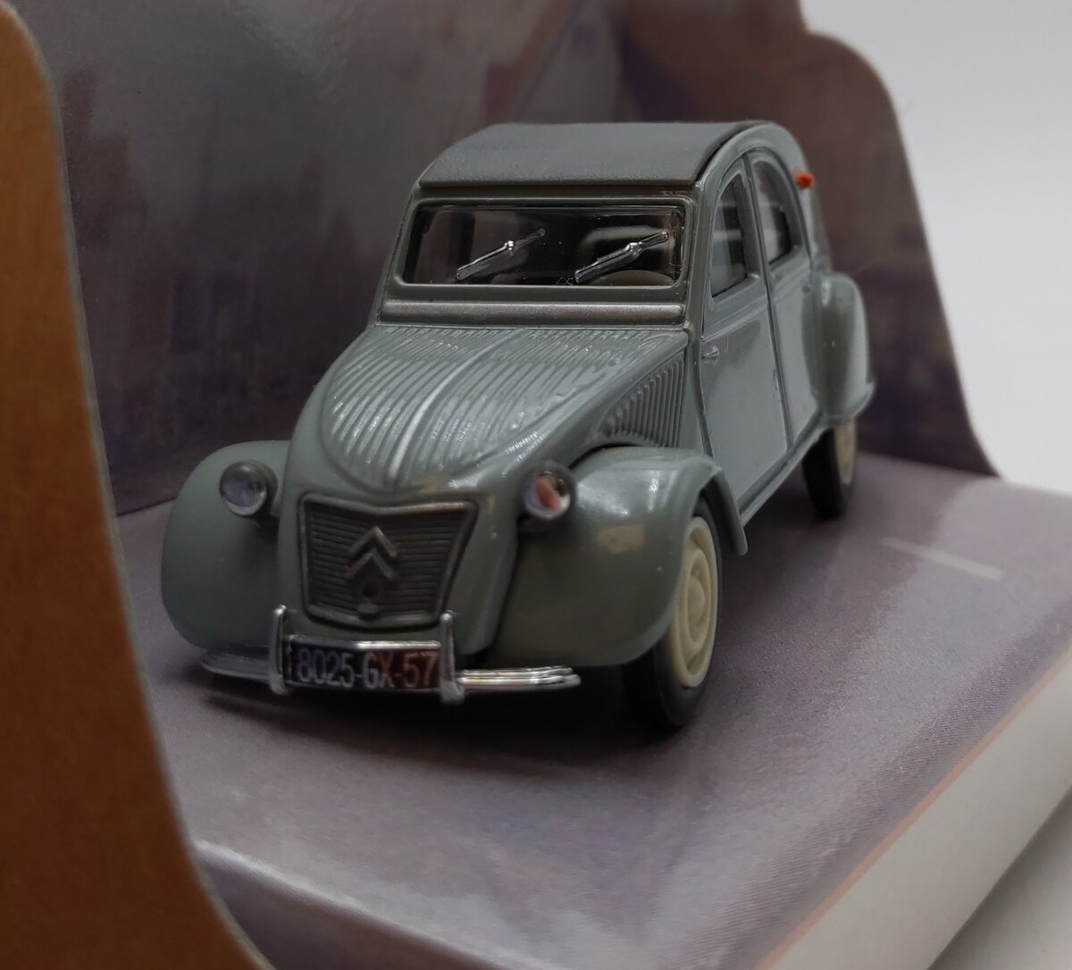 Matchbox The Dinky Collection DY-32 1:43 Scale 1957 Citroen 2CV LN/Box