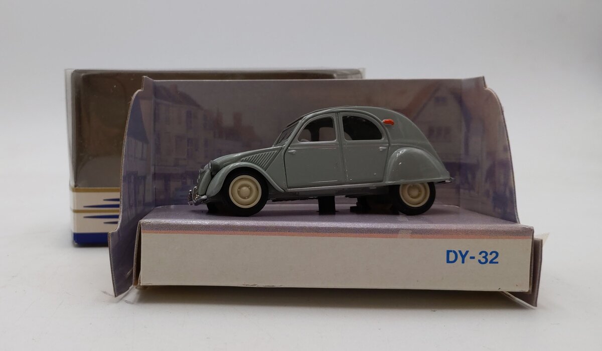 Matchbox The Dinky Collection DY-32 1:43 Scale 1957 Citroen 2CV LN/Box