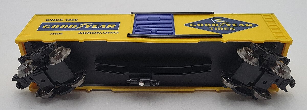 Menards 279-3836 O Gauge Goodyear Boxcar #35928 LN/Box