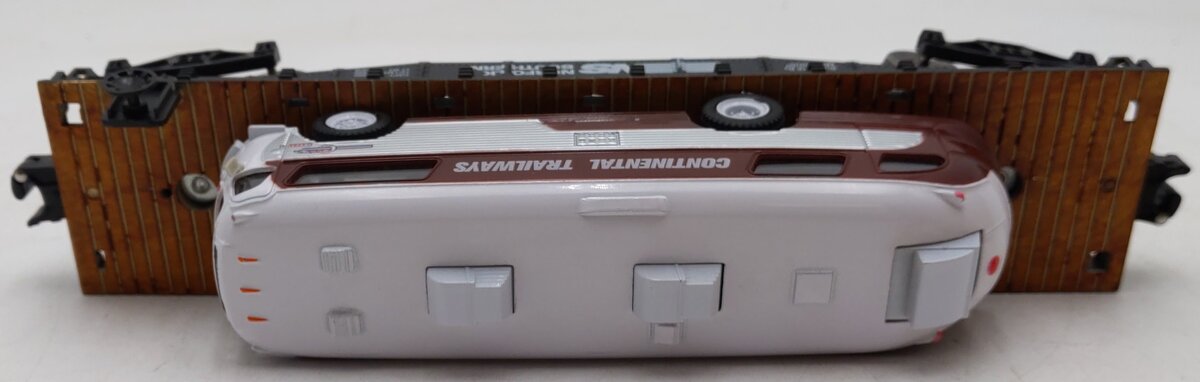 Menards 279-3377 O Norfolk Southern Flatcar w/ Continental Trailways Bus #2596 EX/Box