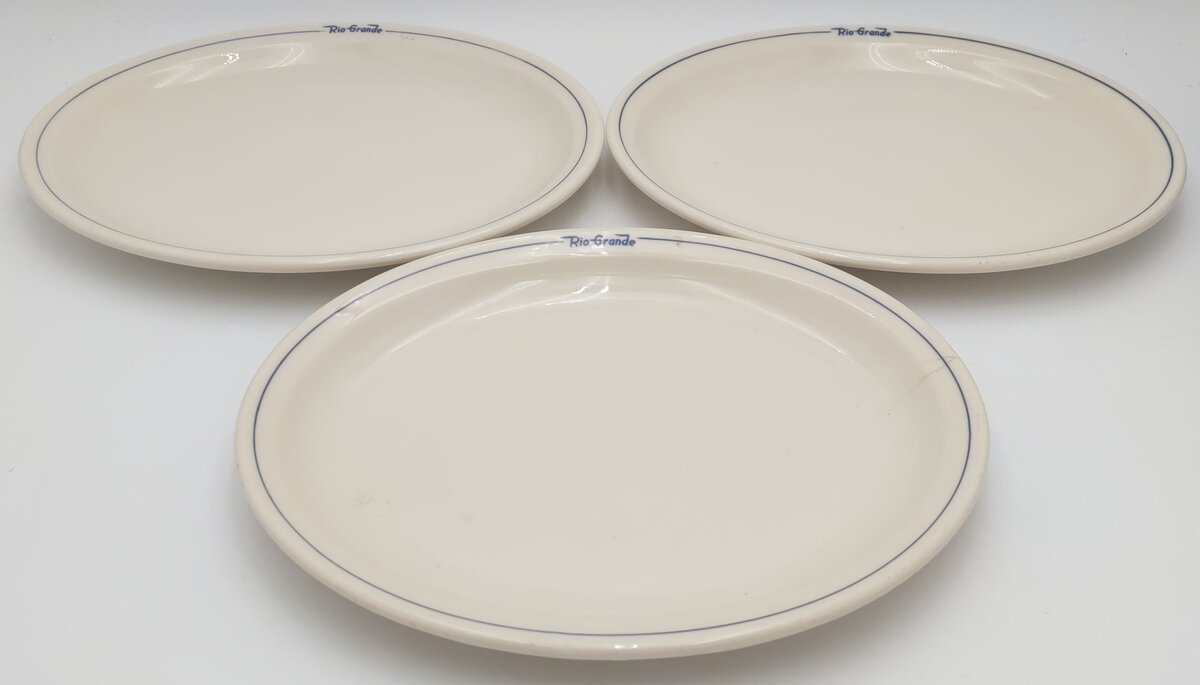 Syracuse China Rio Grande Prospector Pattern Large Oval Plates (Set of 3) EX
