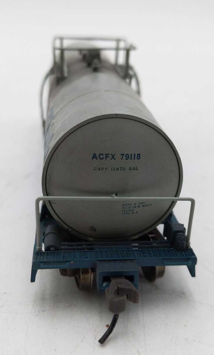 Atlas 1708-2 HO Scale Thiele ACFX Kaolin Tank Car #79118 Weathered/Box