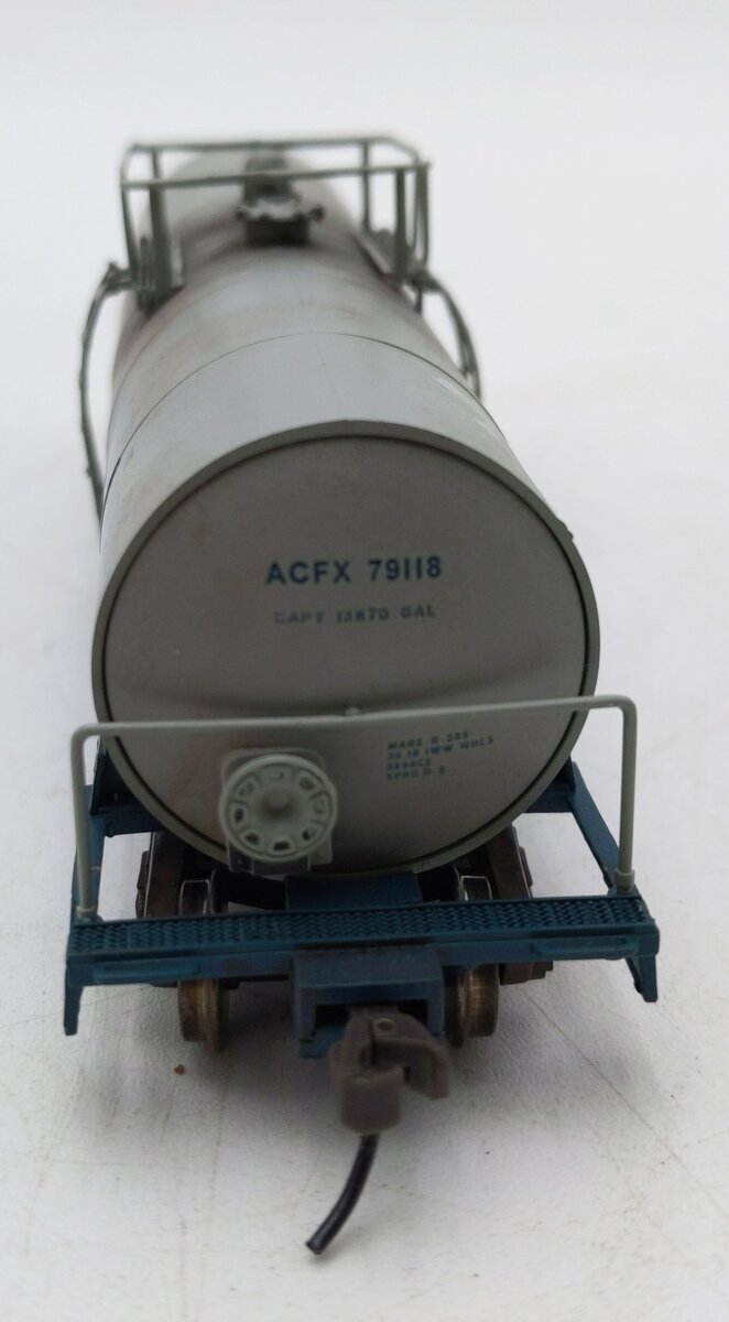 Atlas 1708-2 HO Scale Thiele ACFX Kaolin Tank Car #79118 Weathered/Box