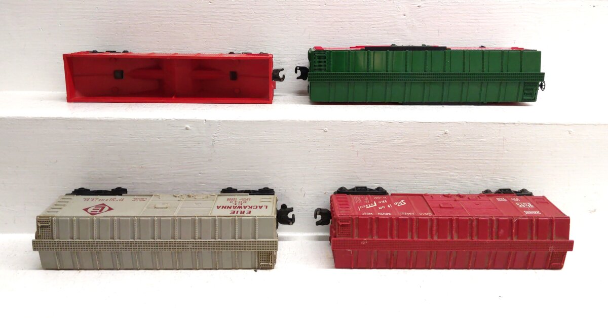 Lionel O Gauge Assorted Freight Cars: 6014, 6076, 9043, 23152 [4] VG
