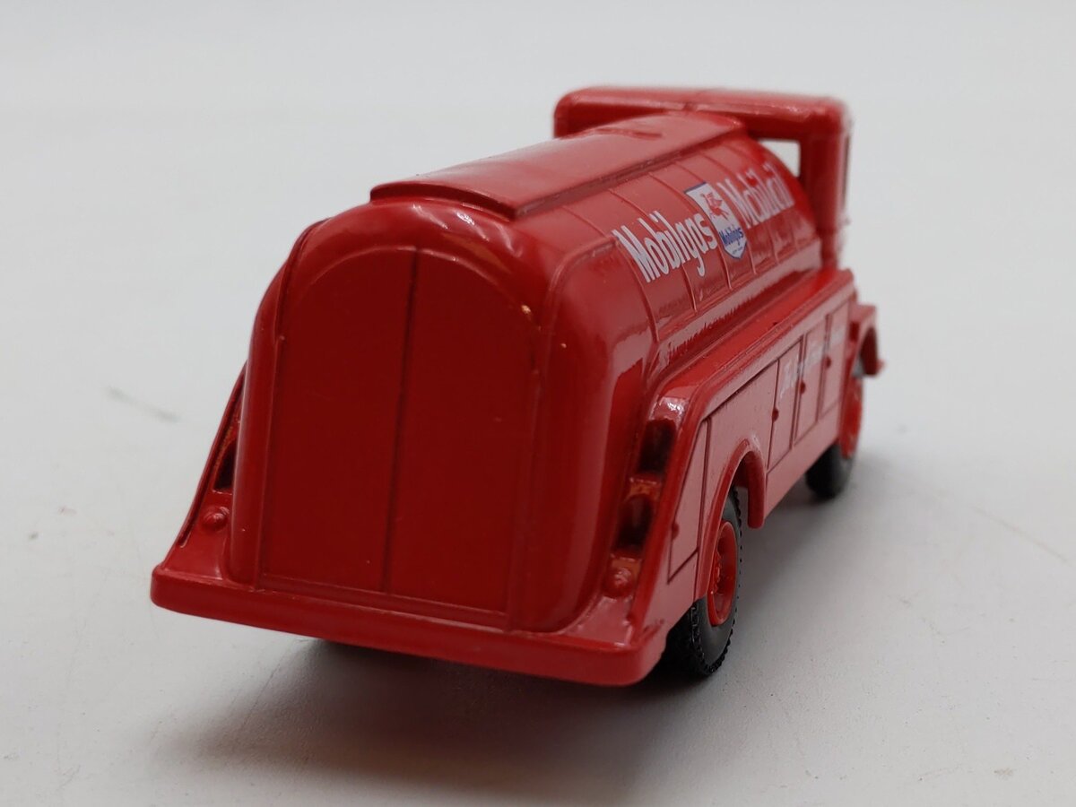 AHL L04062 1:64 Mobilgas Mobiloil GMC T-70 Truck LN/Box