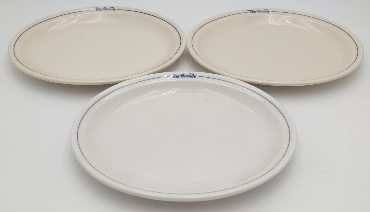 Syracuse China Rio Grande Prospector Pattern Oval Plates (Set of 3) EX