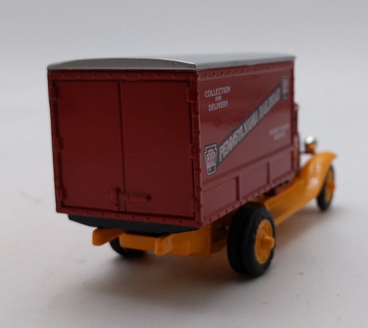 Ertl B746VO 1:43 Scale 1930 Chevrolet Barrel Truck NIB