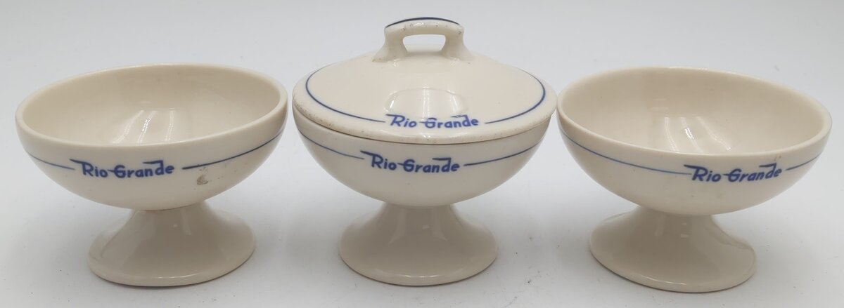Syracuse China Rio Grande Prospector Pattern Pedestal Sherbet Dishes (Set of 3) EX