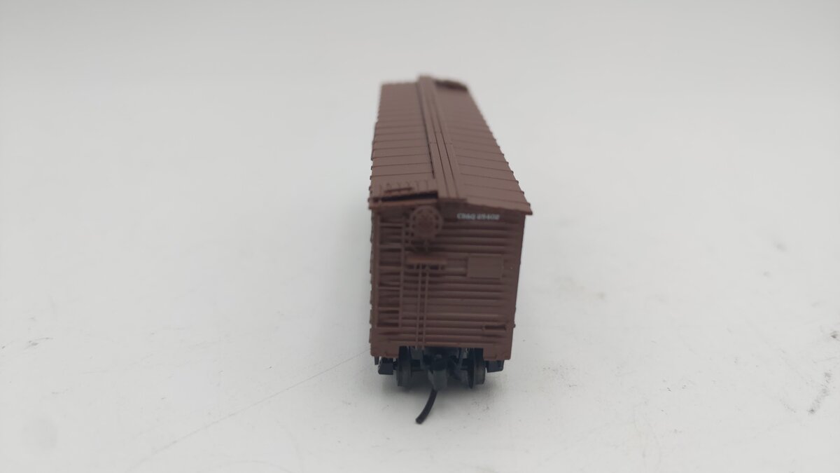 Micro-Trains 02800150 N CB&Q 40' Outside Braced Single Door Box Ca #25402 EX/Box