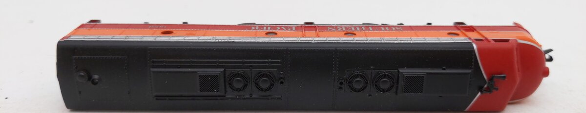 Life Like 7234 N Scale Southern Pacific E8 Diesel Locomotive #6051 EX/Box