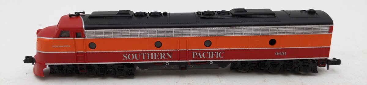 Life Like 7234 N Scale Southern Pacific E8 Diesel Locomotive #6051 EX/Box
