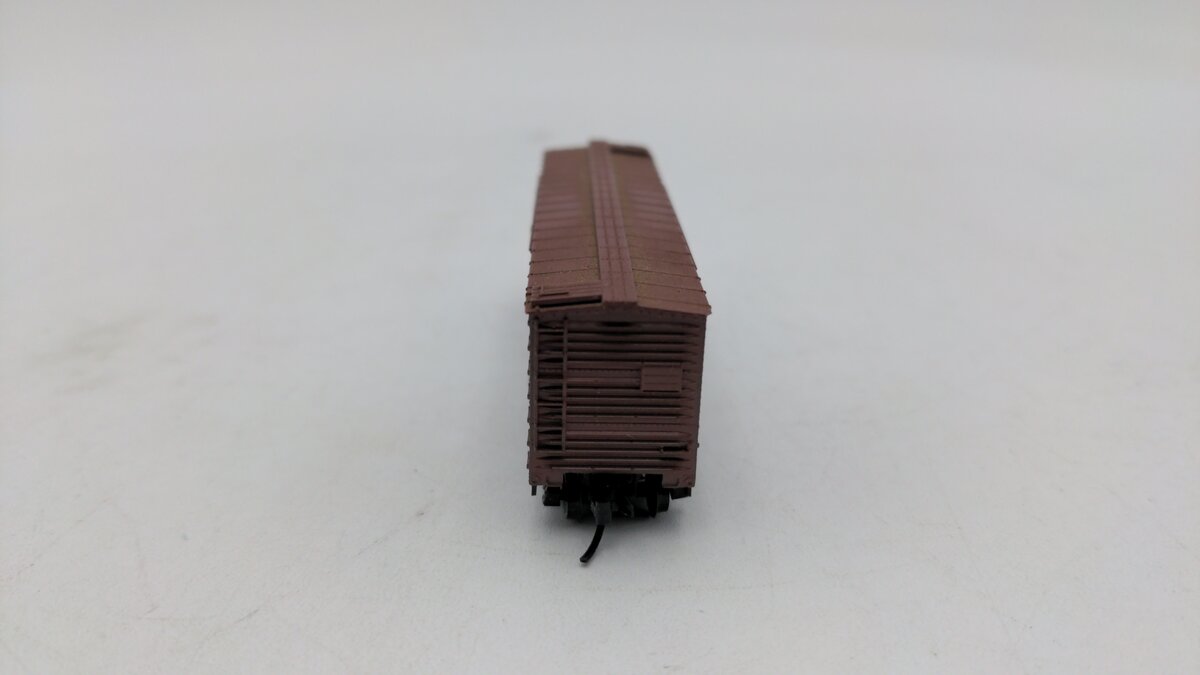 Micro-Trains 29333 N CB&Q 40' Outside Braced Boxcar #10913 VG/Box