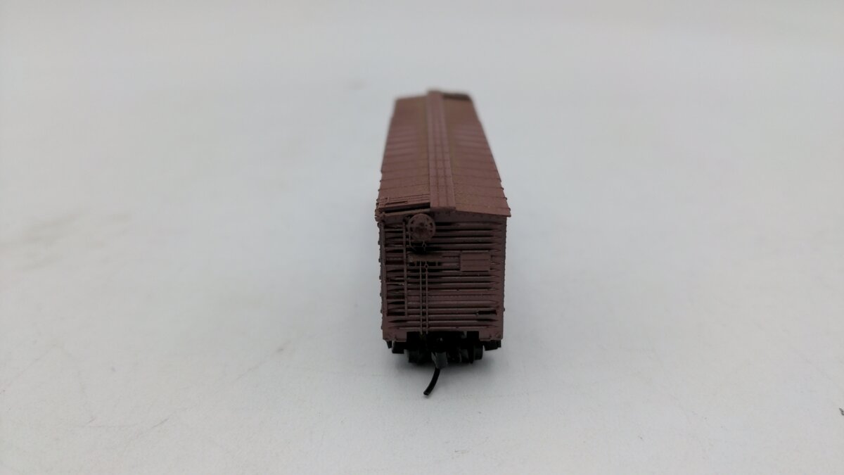 Micro-Trains 29333 N CB&Q 40' Outside Braced Boxcar #10913 VG/Box