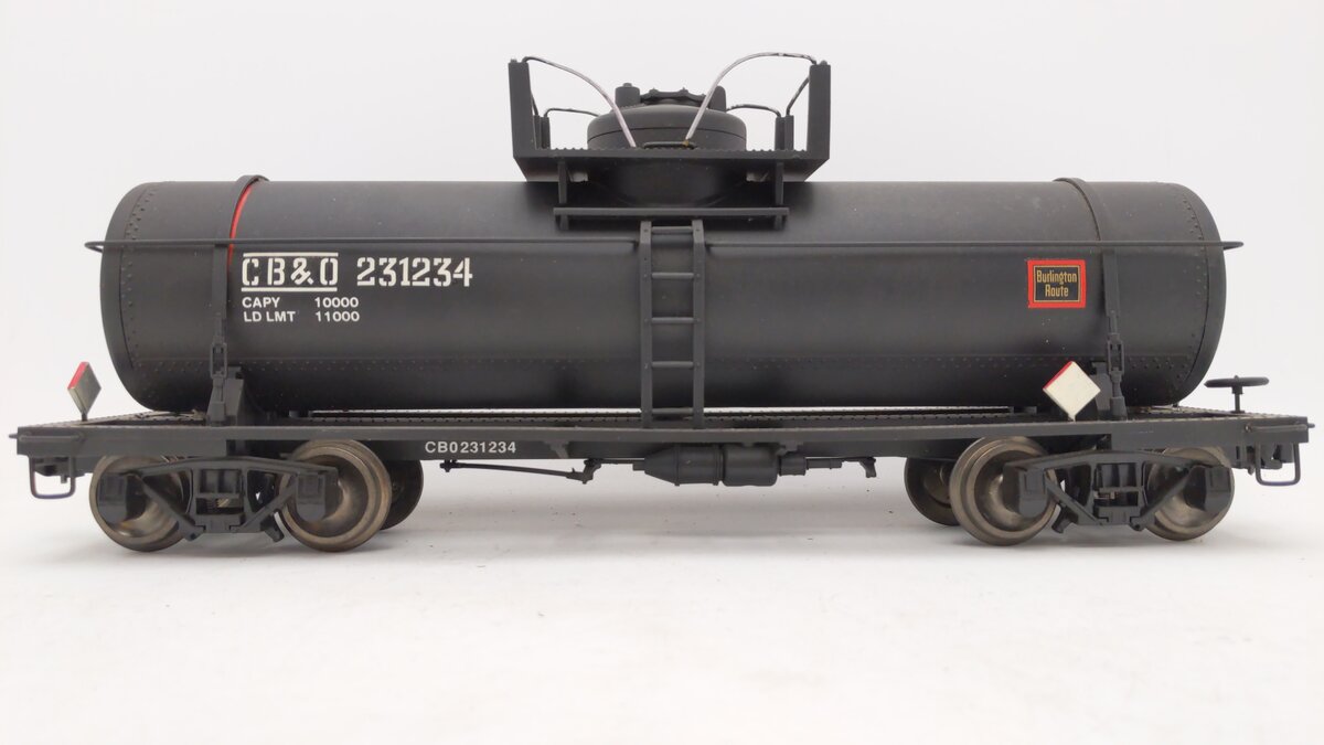 USA Trains R15111 G Chicago, Burlington, & Quincy 10,000-Gallon Tank Car #231234