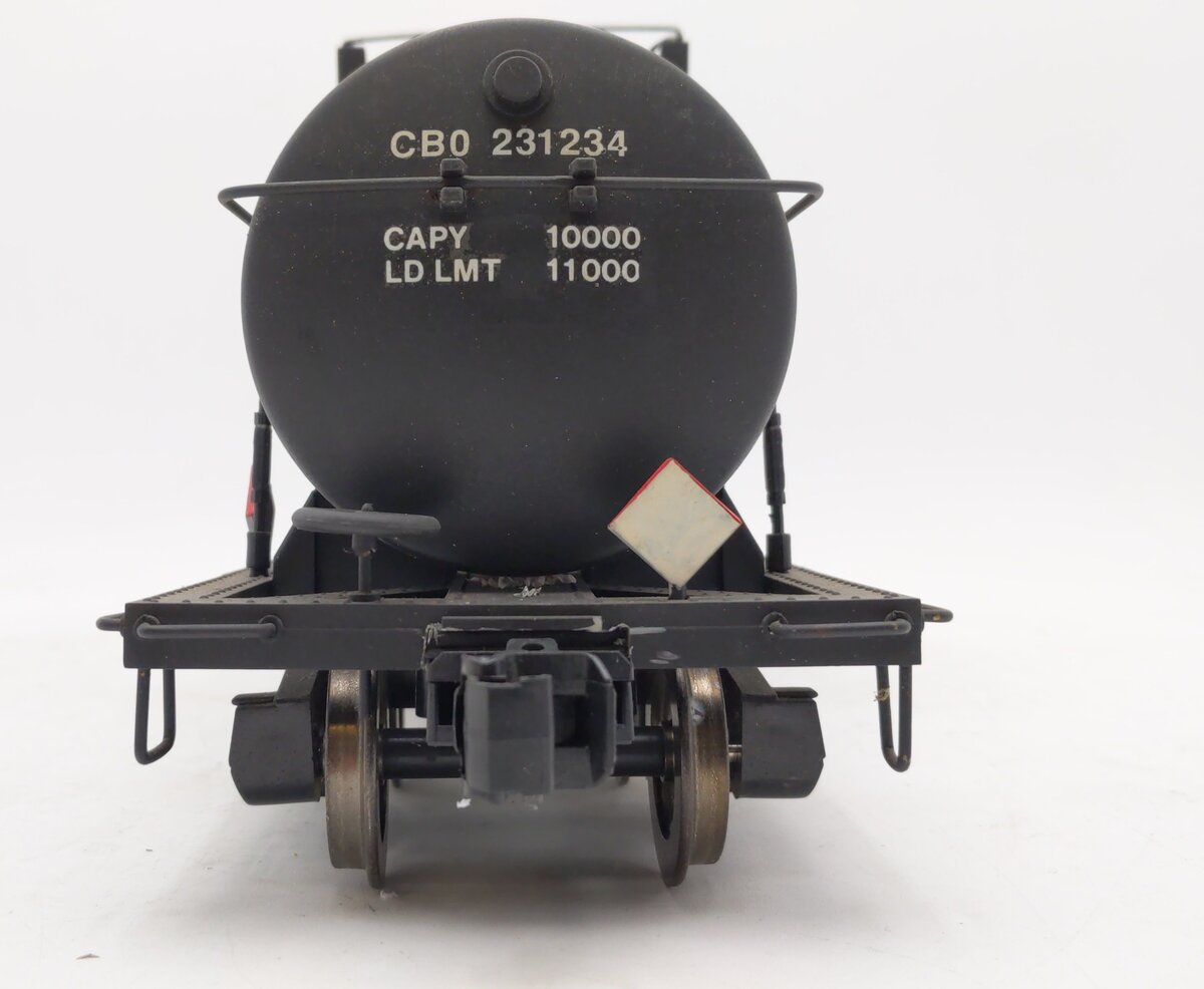 USA Trains R15111 G Chicago, Burlington, & Quincy 10,000-Gallon Tank Car #231234