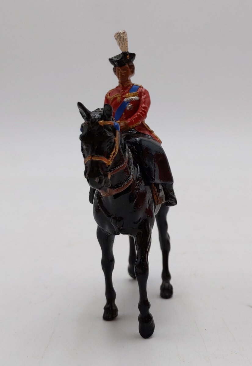 Britains The-Queen 1:32 Hand Painted 7232 Her Majesty Queen Elizabeth LN/Box
