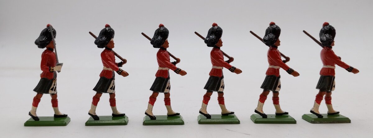 Britains British-Regiments Hand Painted Models 1:32 7235 6 Black Watch Highlands LN/Box